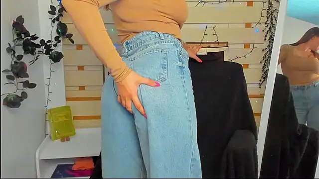Snapshot of Josephine_Kiss chatting on April 27, 2026, 12:14 pm Josephine Kiss online show from April 27, 2026, 12:14 pm