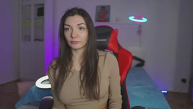 Lady3Holes online show from December 5, 2024, 8:44 pm