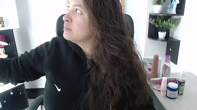 SaraThomso online show from February 7, 2025, 3:01 am