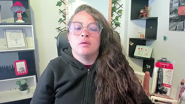 SaraThomso online show from October 4, 2025, 3:37 am