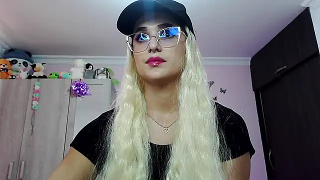 caroline jonson online show from February 23, 2025, 6:45 pm