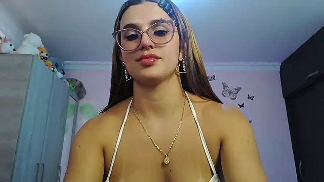 caroline jonson online show from November 5, 2025, 7:36 pm