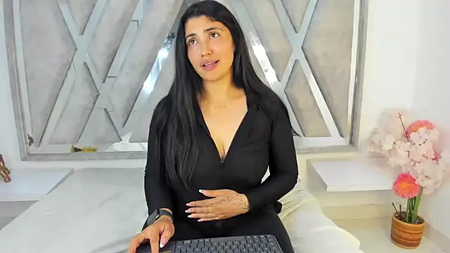 Danna 777  online show from February 18, 2025, 3:31 am