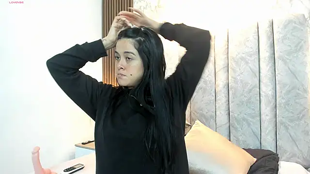 tifany  ross online show from March 1, 2025, 2:48 am