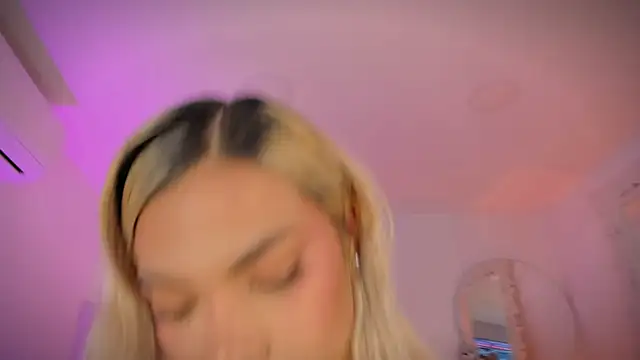 Shelynna azzul online show from February 27, 2026, 8:20 pm