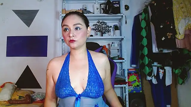 Snapshot of Kaory_32 chatting on April 15, 2026, 8:09 pm Kaory 32 online show from April 15, 2026, 8:09 pm