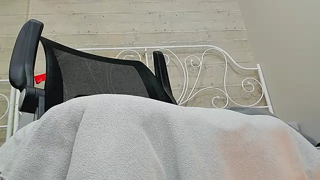 Snapshot of Whitney_Svonn chatting on December 14, 2024, 3:36 pm Whitney Svonn online show from December 14, 2024, 3:36 pm