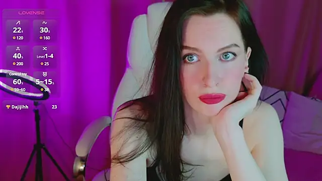 AndreaAshton online show from December 12, 2024, 4:32 pm