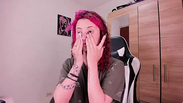 valent 27 online show from October 17, 2025, 3:53 am