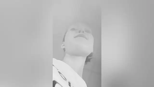 LolaLemona online show from September 15, 2025, 12:27 pm