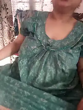 cuteyqueen online show from March 3, 2026, 5:57 am