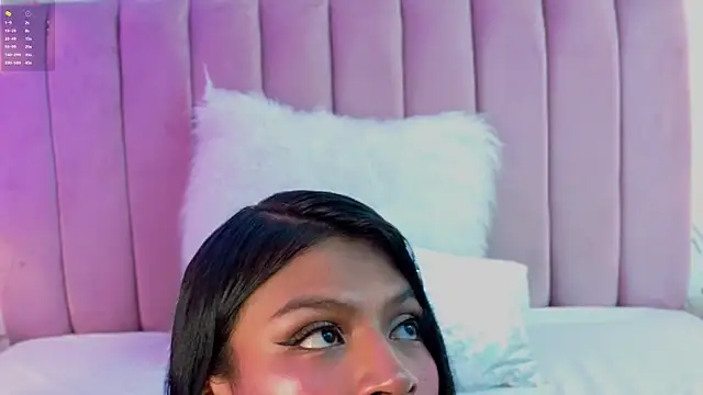 Snapshot of KimberlyCutee chatting on June 27, 2026, 8:25 pm KimberlyCutee online show from June 27, 2026, 8:25 pm