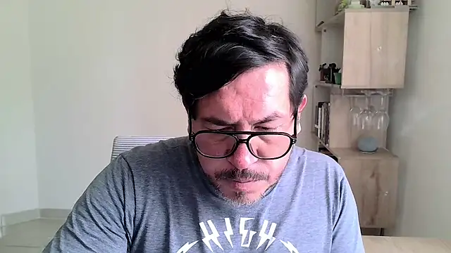 OsoMaduro12 online show from February 5, 2026, 8:35 pm