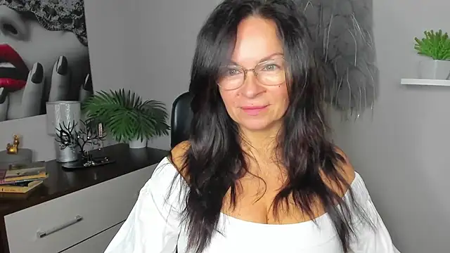 HelenLuxx online show from December 2, 2024, 6:52 am