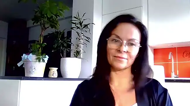 HelenLuxx online show from December 11, 2024, 10:47 am