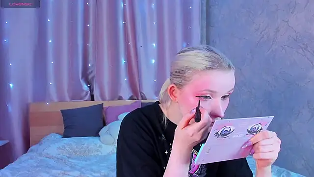 SweeteRose Royce online show from February 16, 2025, 3:05 pm