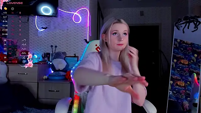 SweeteRose Royce online show from November 1, 2025, 2:52 pm