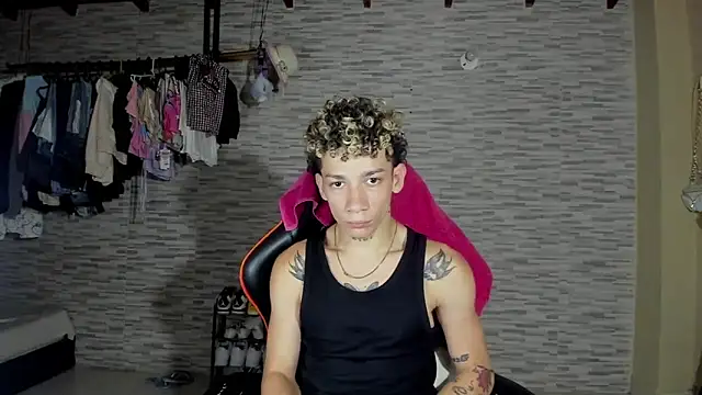 mateodeamjo online show from September 9, 2025, 7:08 am