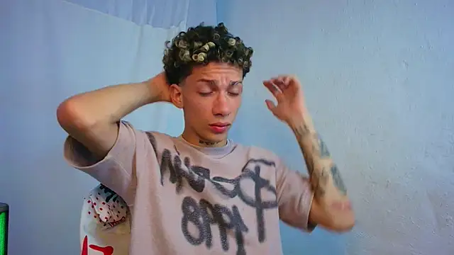 mateodeamjo online show from April 15, 2026, 4:19 am