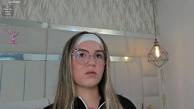 1m dalhia online show from December 30, 2024, 8:25 pm