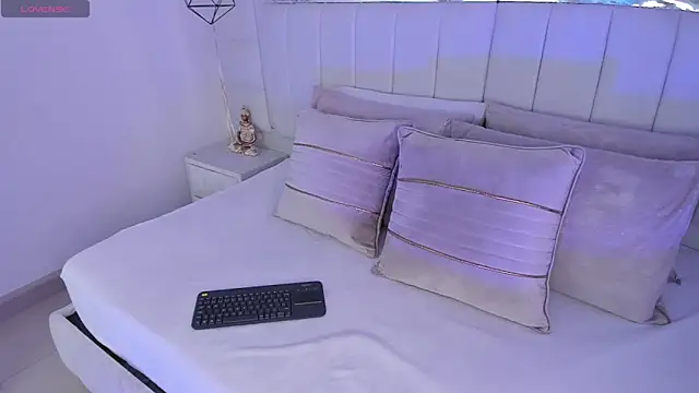 1m dalhia online show from February 7, 2025, 8:20 pm