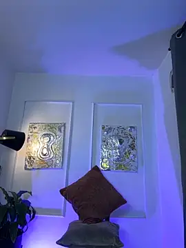 Valermodel online show from February 10, 2026, 9:30 pm