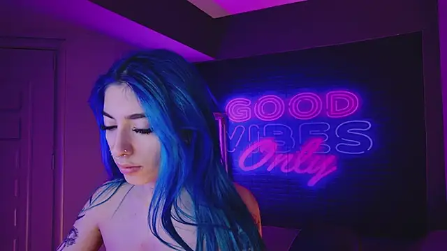 AriaVoss online show from February 12, 2025, 8:18 pm