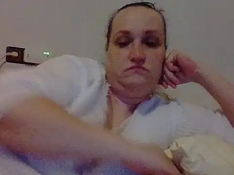  squirty cum lady  online show from March 12, 2025, 9:45 pm