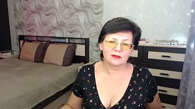 VitaCharm online show from March 16, 2025, 7:49 pm