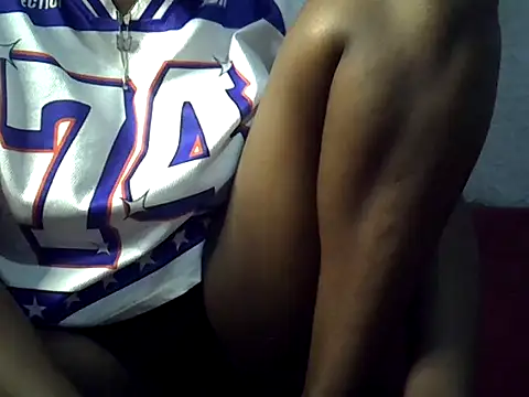 skinnysexynaughty online show from October 9, 2025, 9:13 pm