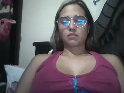 trianabell online show from March 5, 2025, 2:57 am