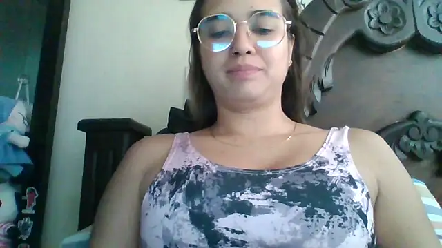 trianabell online show from October 11, 2025, 1:31 pm