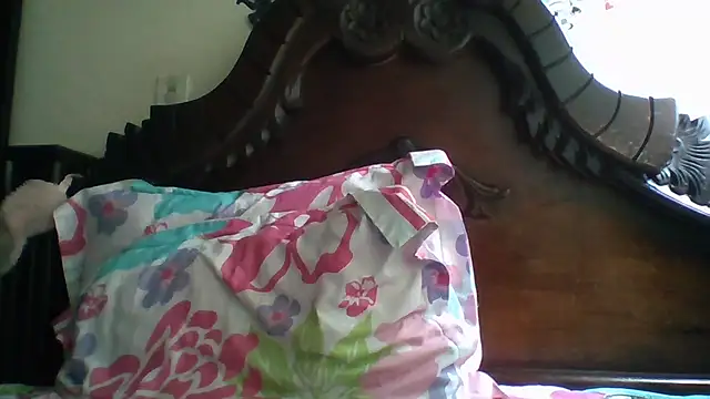 trianabell online show from November 29, 2025, 6:33 pm