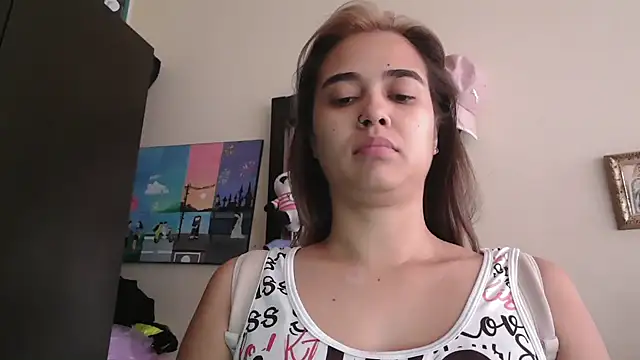 Snapshot of trianabell chatting on March 6, 2026, 5:42 pm trianabell online show from March 6, 2026, 5:42 pm