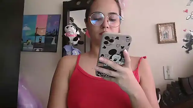 Snapshot of trianabell chatting on March 10, 2026, 6:13 pm trianabell online show from March 10, 2026, 6:13 pm