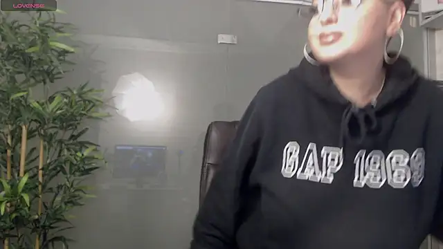 BustyAllyy online show from February 3, 2025, 8:46 pm