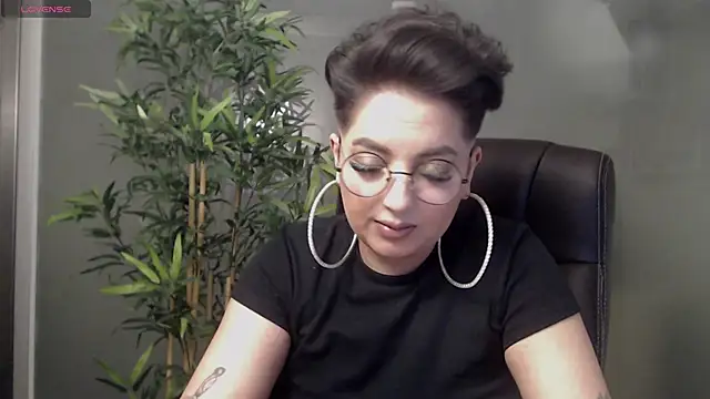 BustyAllyy online show from February 13, 2025, 7:42 pm