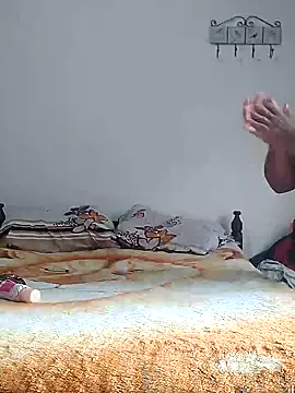 Chatlitos4879 online show from March 13, 2026, 10:33 am