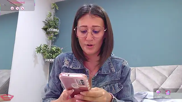 SharisWillian online show from January 18, 2025, 1:40 pm