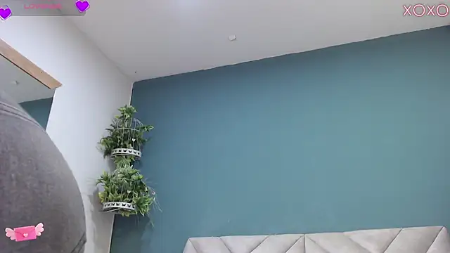 SharisWillian online show from September 18, 2025, 4:03 am