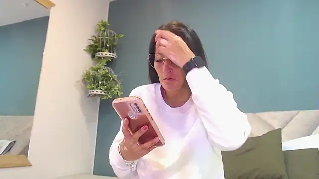 SharisWillian online show from November 12, 2025, 3:40 am