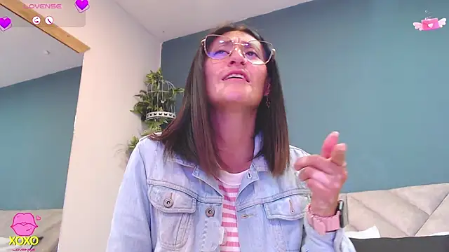 SharisWillian online show from February 28, 2026, 4:24 am