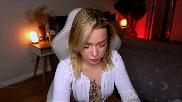 Lily Yin online show from January 15, 2026, 6:07 am