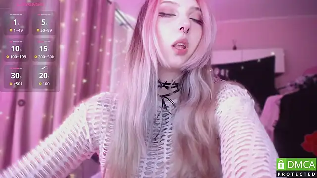 JustMeowGirl online show from June 7, 2026, 5:44 am
