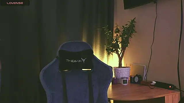 Snapshot of Polusladkoye chatting on February 19, 2025, 5:27 am Polusladkoye online show from February 19, 2025, 5:27 am