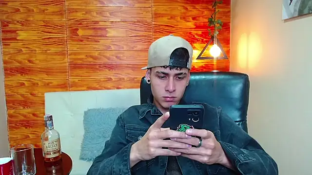 Bastiaan 28 online show from December 4, 2024, 3:15 am