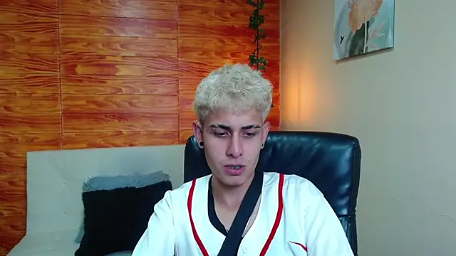 Bastiaan 28 online show from December 11, 2024, 1:26 am