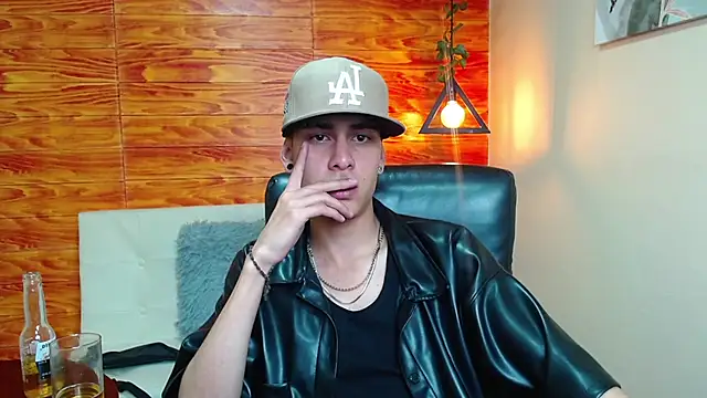 Bastiaan 28 online show from December 24, 2024, 5:16 am