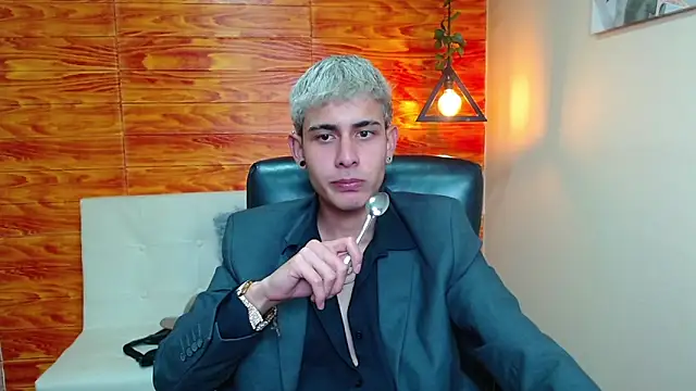 Bastiaan 28 online show from January 5, 2025, 5:20 pm