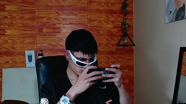 Bastiaan 28 online show from February 12, 2025, 6:19 am